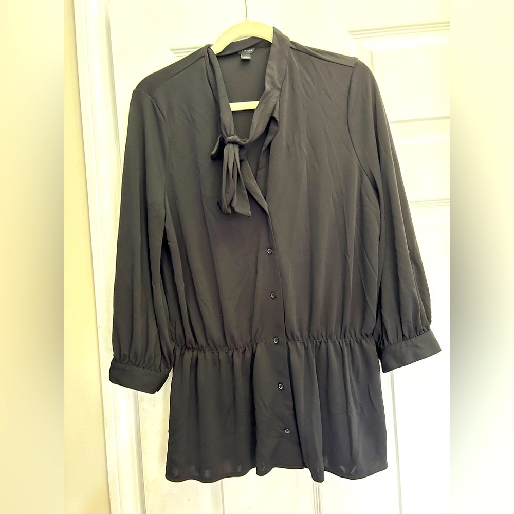 Ann Taylor Black Tie Neck Peplum Blouse sz L